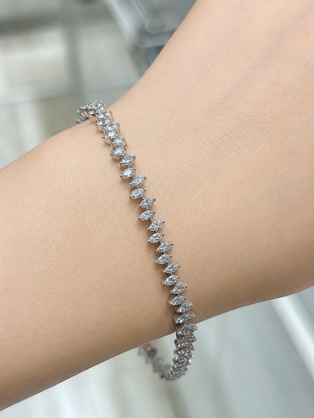 Marquise Zigzag Design Diamond Bracelet (ARJS3945)