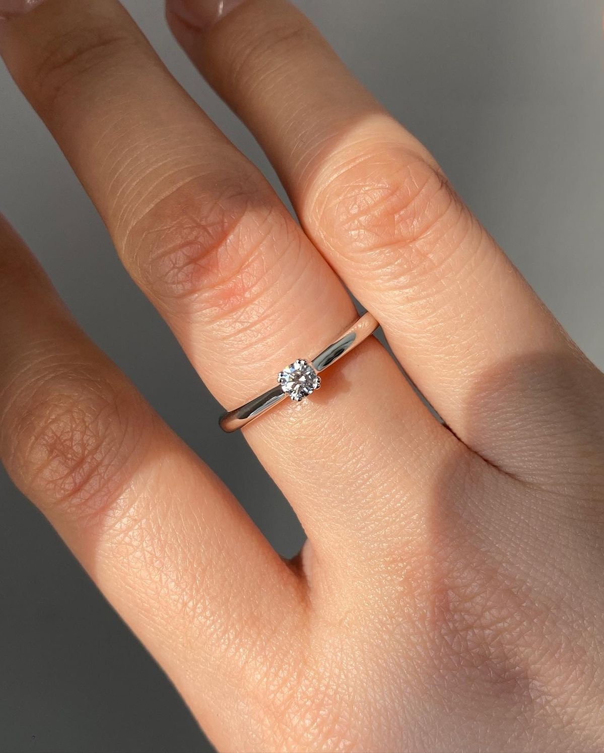Round Diamond Ring in White Gold (ARJS3270)