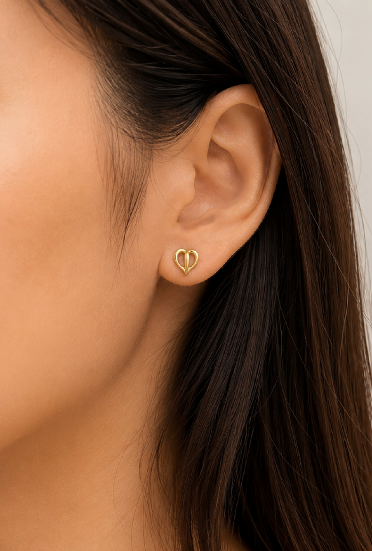 18K Gold Heart Stud Earrings for Women (GJEW251)