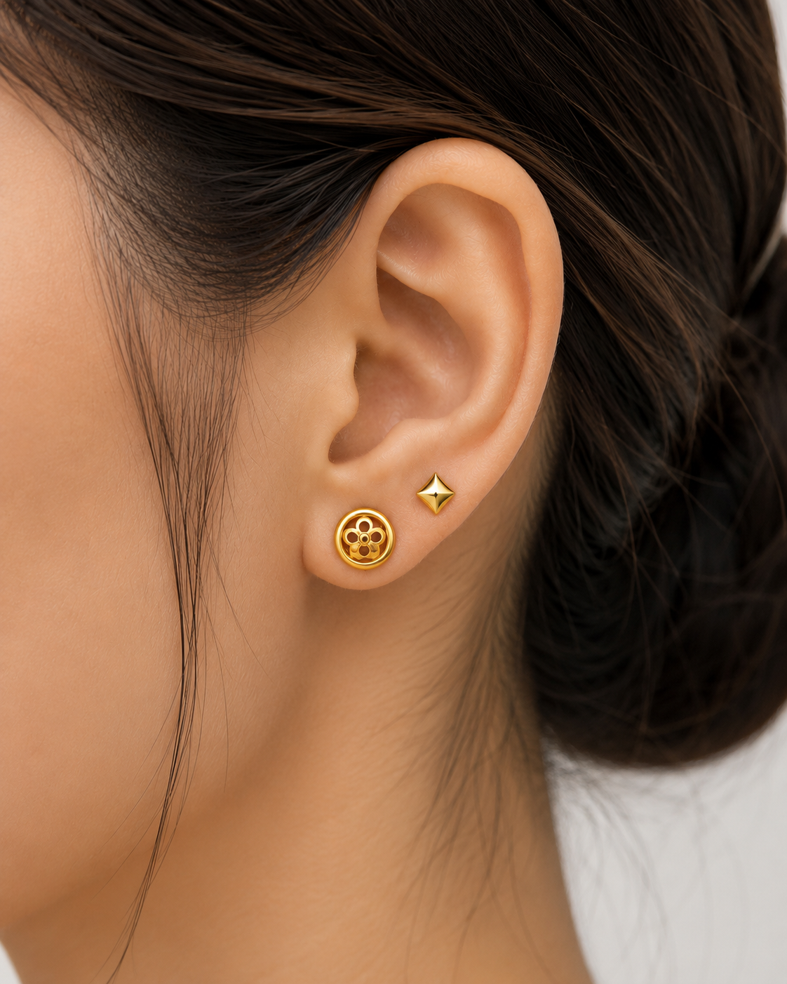 18k Gold Geometric Design Studs for Everyday Wear (GJEW233)