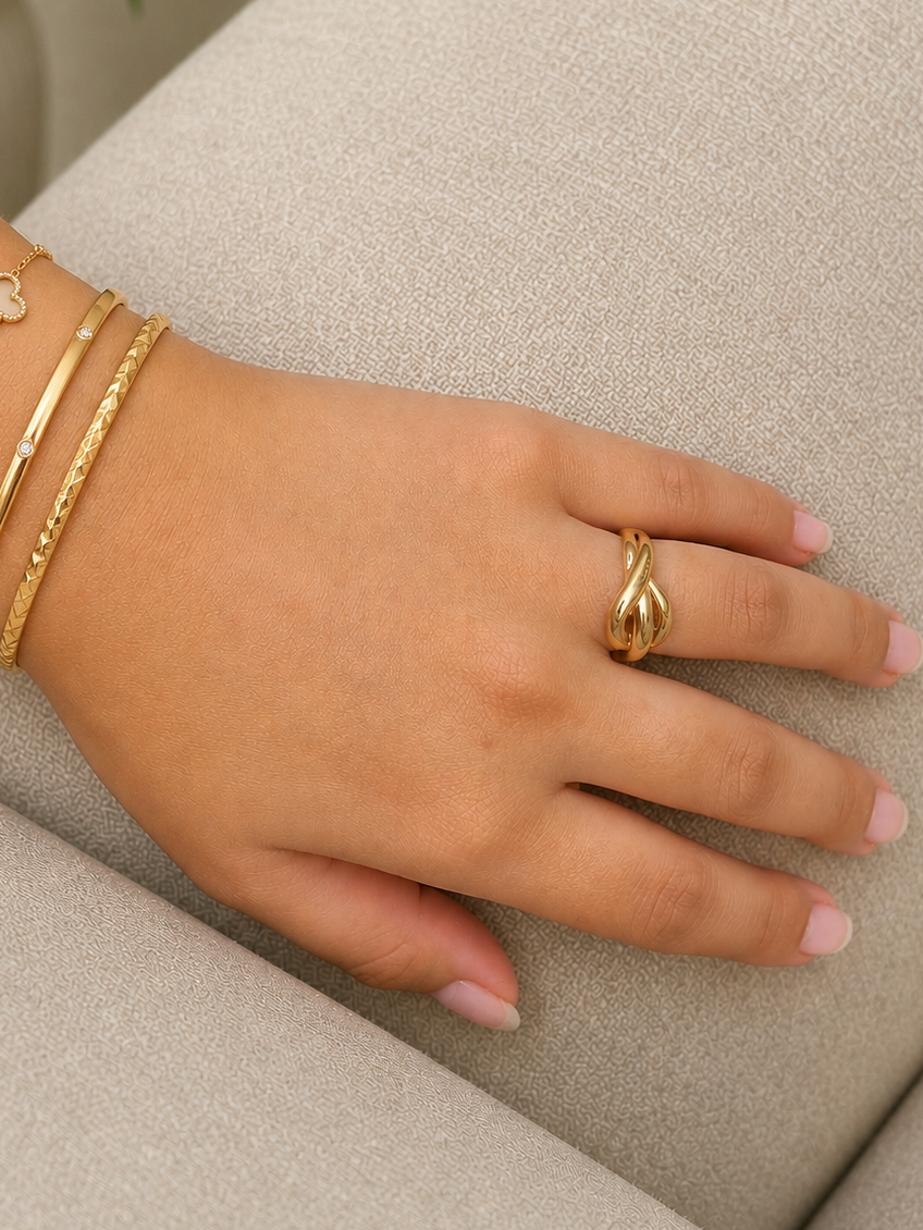 18k Gold Infinity Knot Ring Elegant Twist Design Ring ( GJEW10)