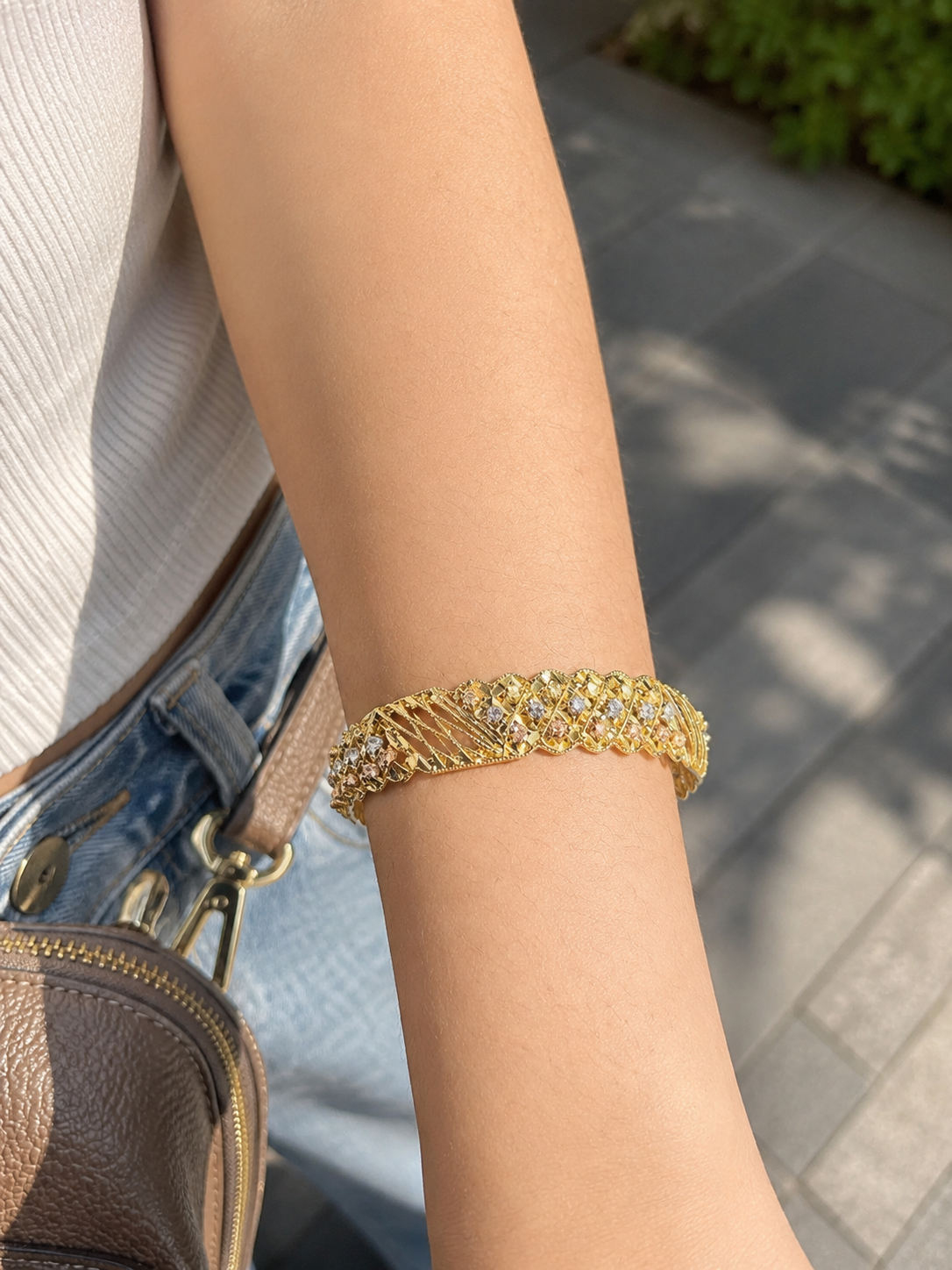 18k Gold Geometric Weave Gold Bangle Bracelet (GJEW172)