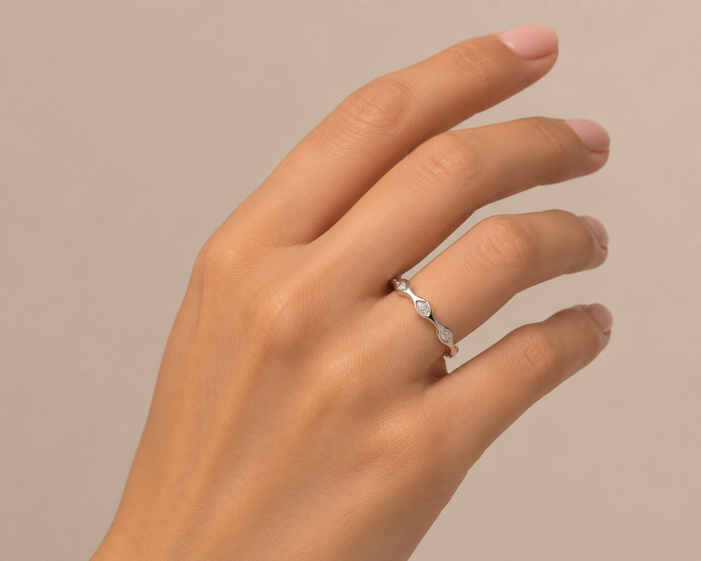 Wavy Band Diamond Ring (SKJD2)