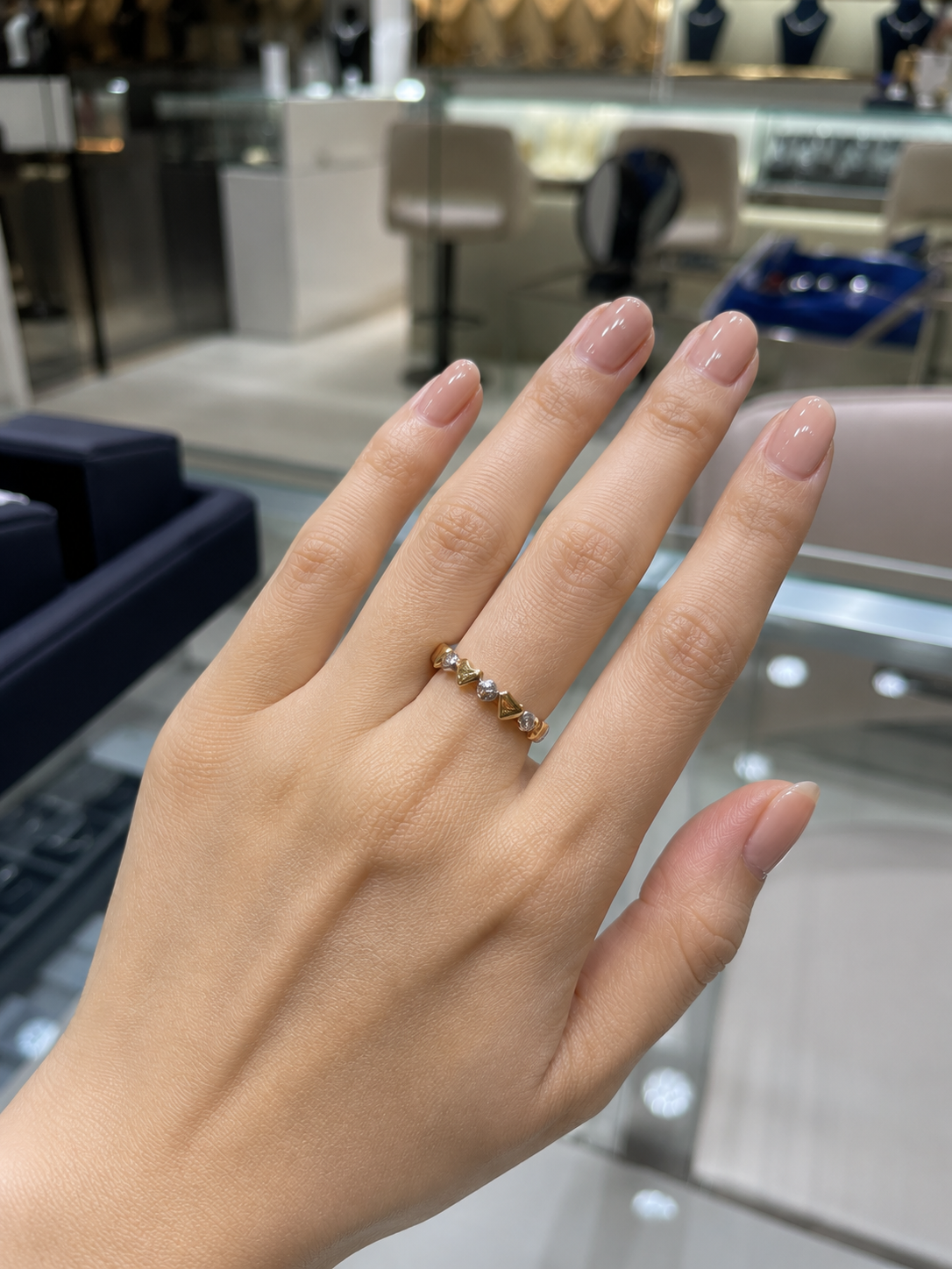 18k Gold Two-Tone Heart Bead Stretch Ring