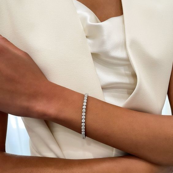 15 Pointer Round Tennis Bracelet (ARJS4293)