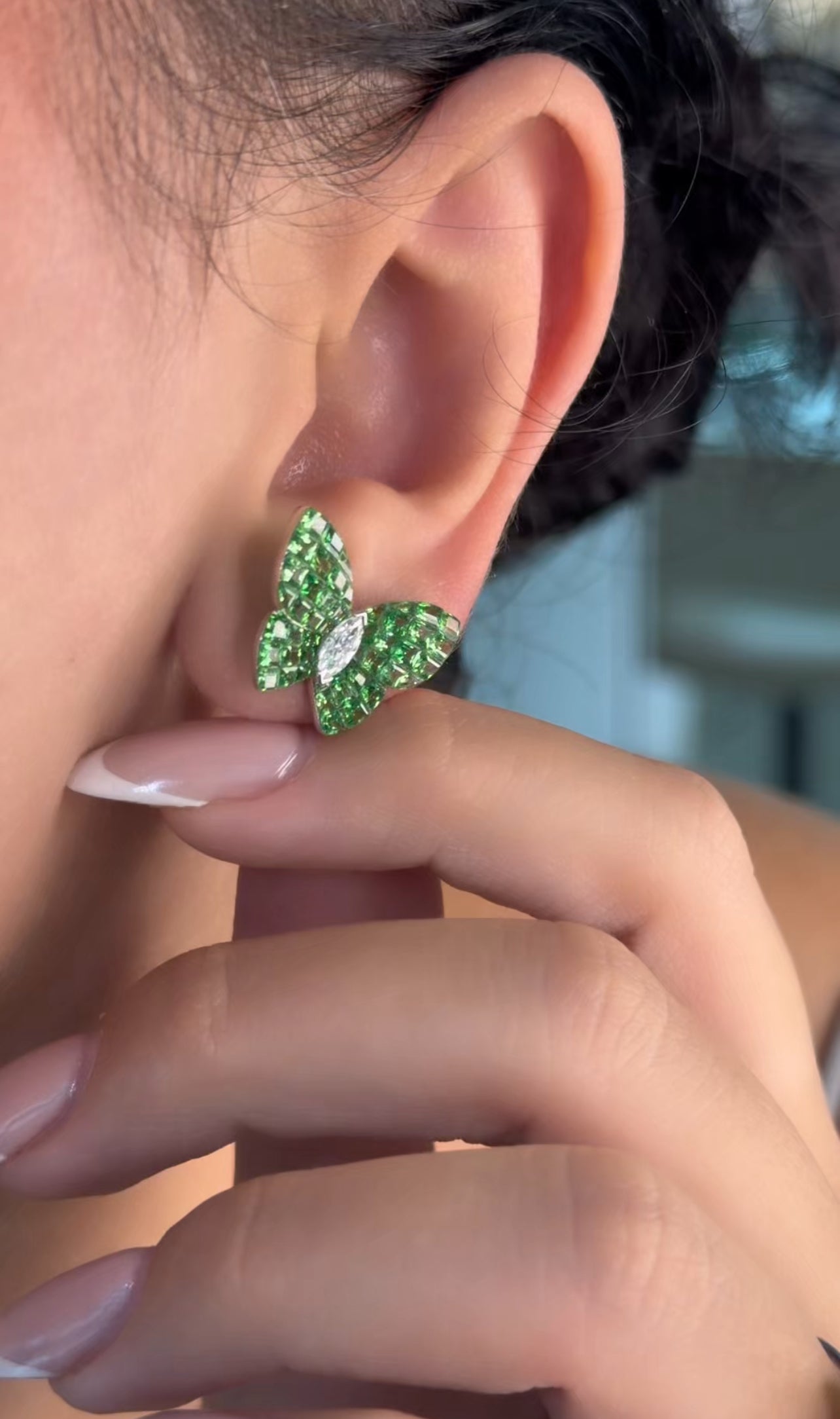 Green Sapphire Butterfly Earring with Marquise-Cut Diamond Center (ARJS4246)