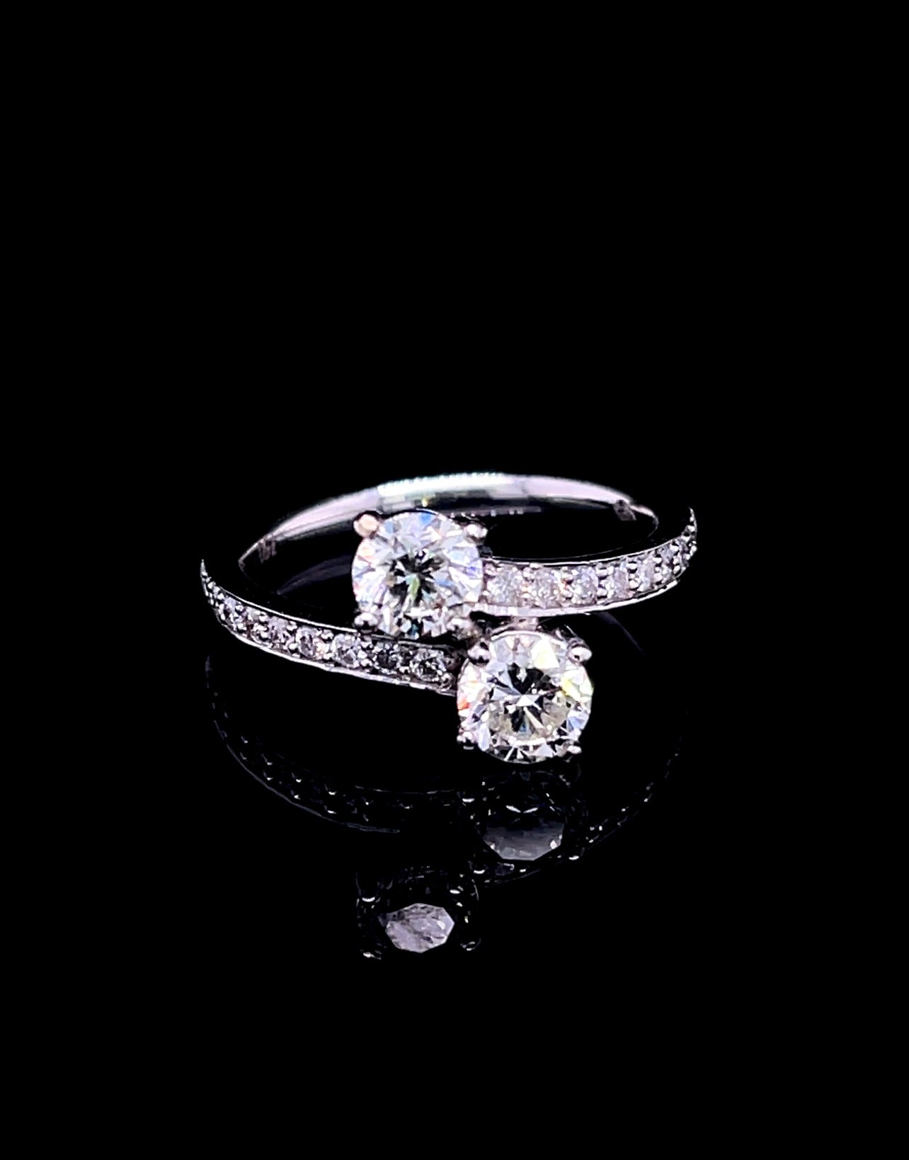 Twin Round Overlap Diamond Ring (ARJS2159)