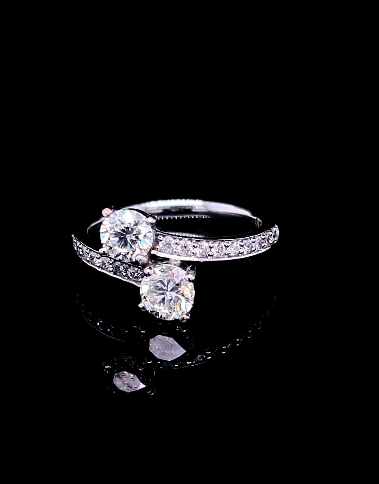 Twin Round Overlap Diamond Ring (ARJS2159)