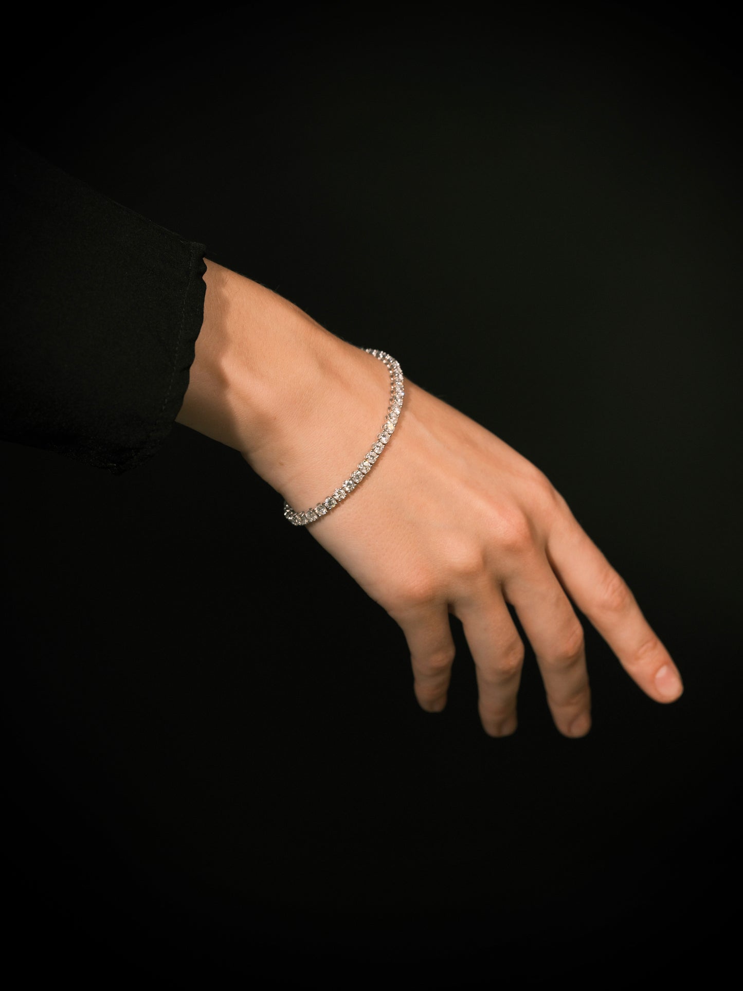 Classic Round Tennis Bracelets (ARJS3956)