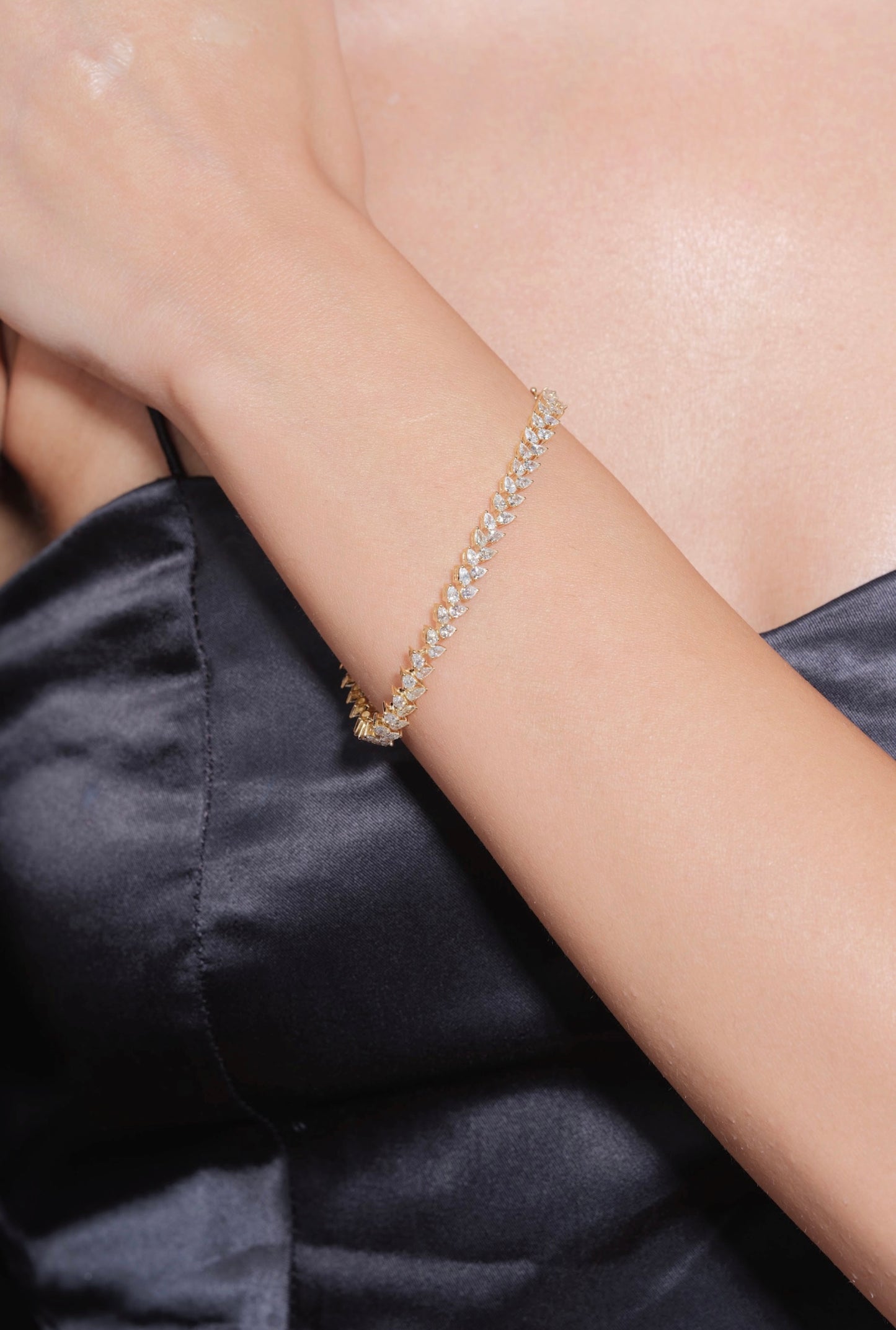 2 Line Pear Diamond Bracelet in Yellow Gold (ARJS3556)