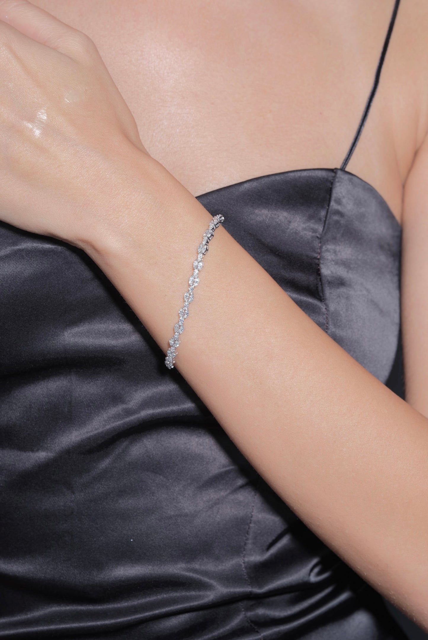 Marquise Cut Diamond Bracelet (ARJS3605)