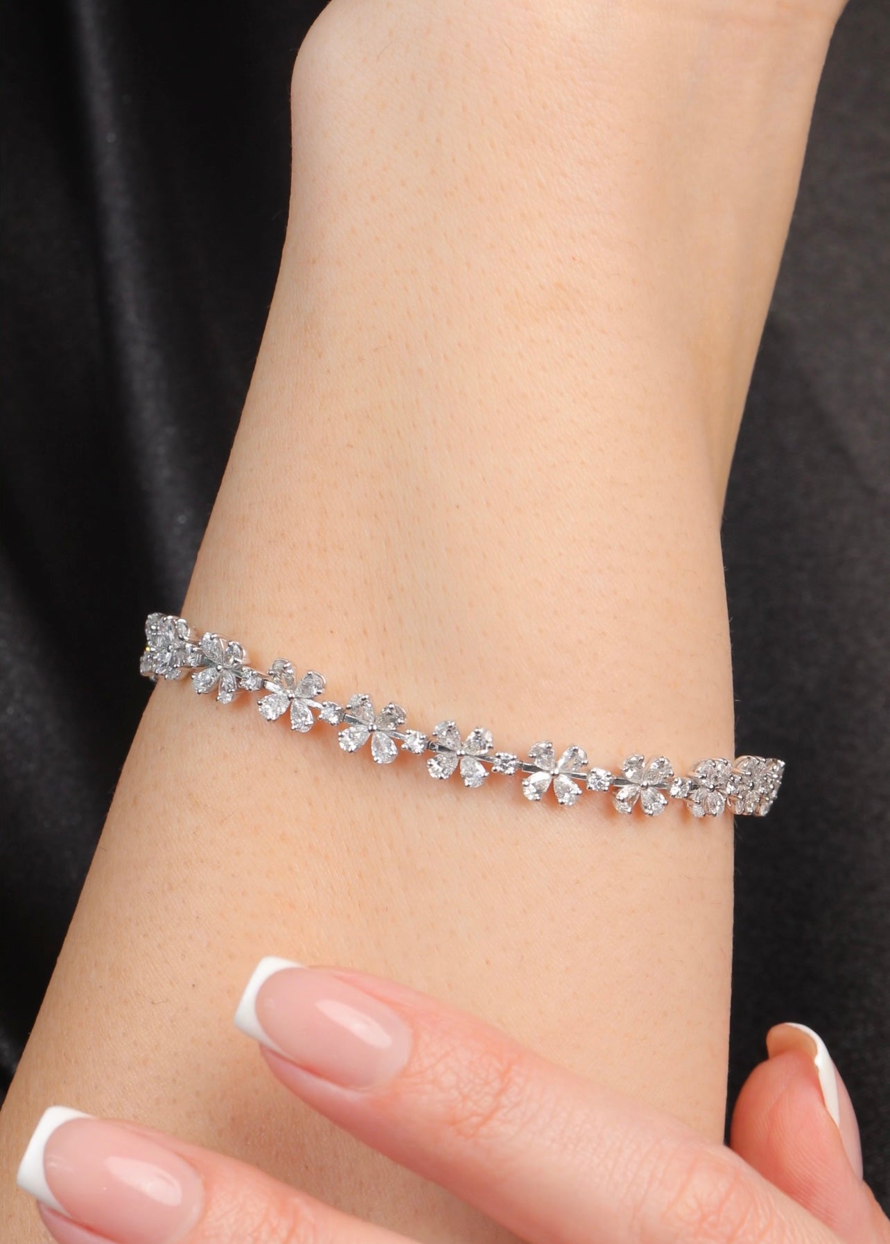 Flower Pear Diamond Bracelet (ARJS3603)