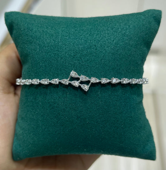 Cluster Type Pear Diamond Bracelet (ARJS3493)
